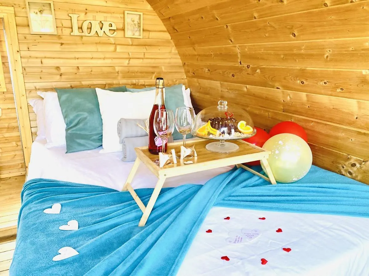 Lykke Suite Spa Sauna Piscina Y Jardin Buzanada Daire