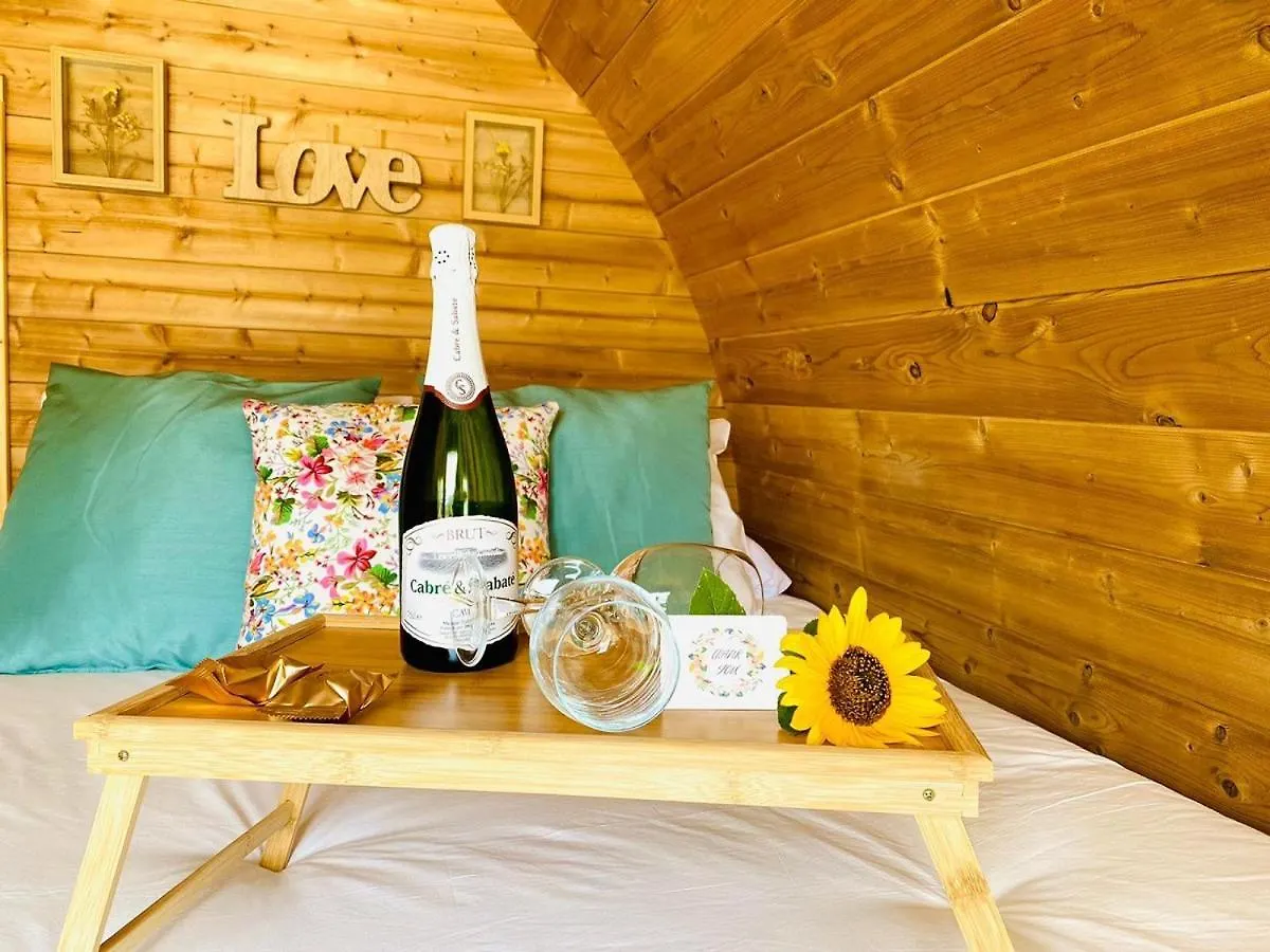 Lykke Suite Spa Sauna Piscina Y Jardin Buzanada