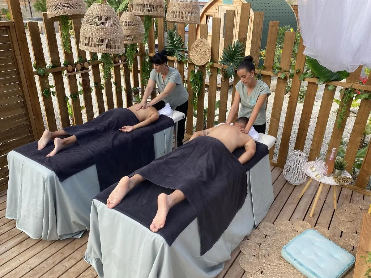 Lykke Suite Spa Sauna Piscina Y Jardin Buzanada Daire