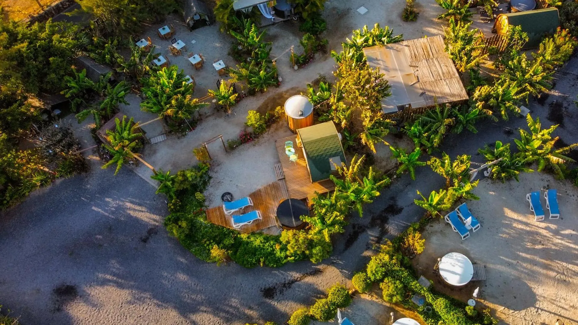 Lykke Suite Spa Sauna Piscina Y Jardin Buzanada